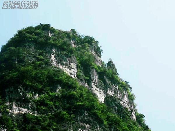 芙蓉江景點之“神斧峰”