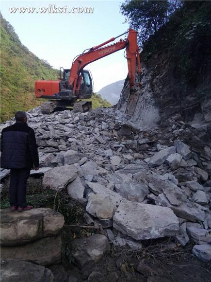 沿河公路施工現場 通訊員 喻梅供圖
